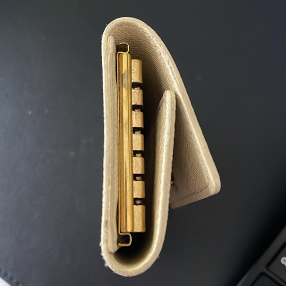 Lv azur 6 key holder in good condition - Picture 4 of 9